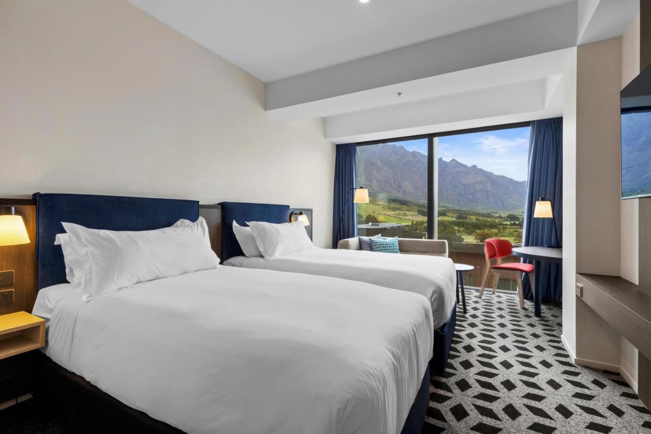 Holiday Inn Queenstown Remarkables Park Exterior foto